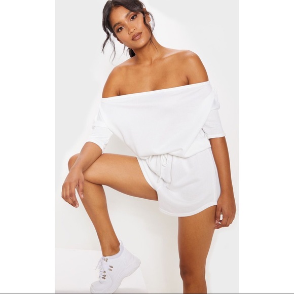 NWOT PrettyLittleThing Off the Shoulder Romper 🖤 - Picture 3 of 5